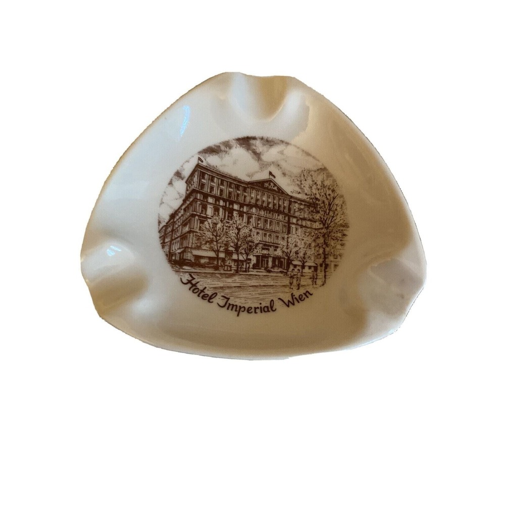 Lilien Porzellan Ashtray White Hotel Imperial Wien Austria Vintage Souvenir Tray